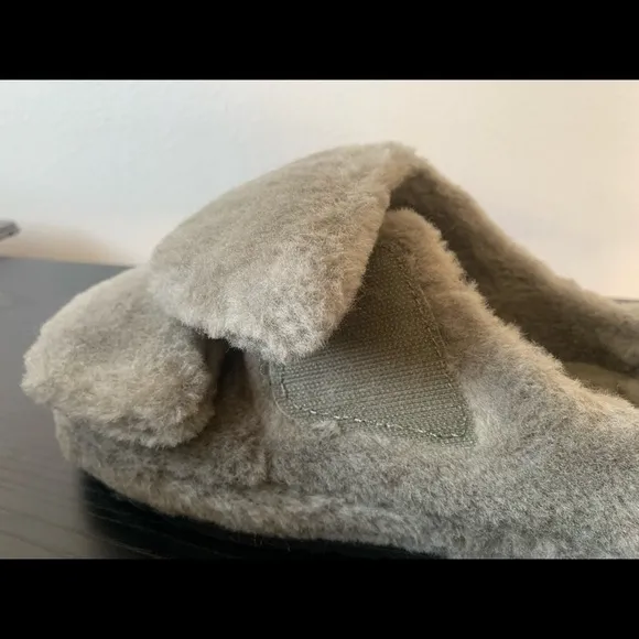 New MEN UNISEX UGG FLUFF THAT BURNT OLIVE SLIPPERS. # Slide Sandal.