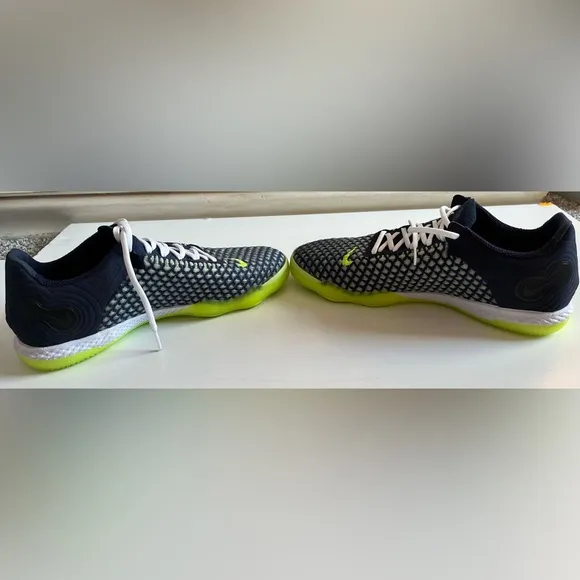 New Men’s Nike React Gato Blackened Blue Volt Indoor Court Soccer Shoes size 9