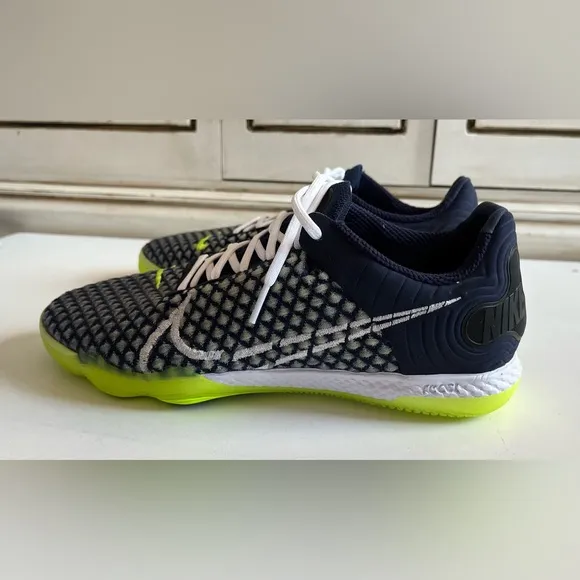 New Men’s Nike React Gato Blackened Blue Volt Indoor Court Soccer Shoes size 9