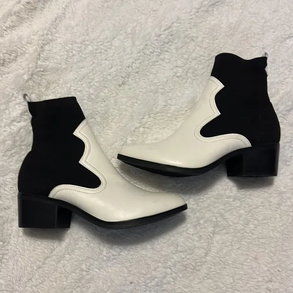 NEW! MIA Boots Nicky Black White Western Booties - Size 7