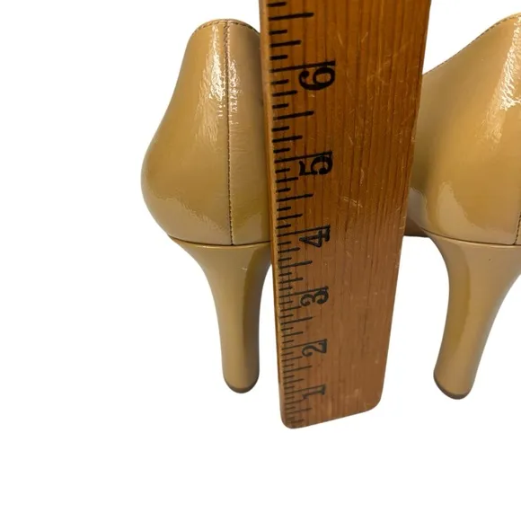 New Naturalizer Teresa Beige Comfort Chunky 3.5” Heel Size 8.5 Patent Leather