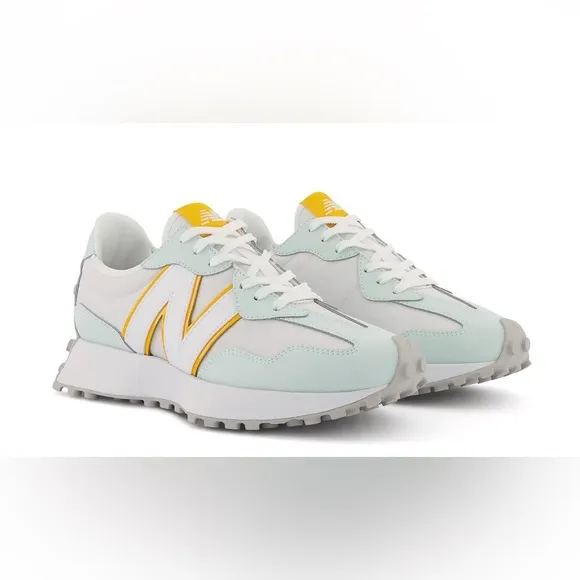 New New Balance 327 Sneakers in Mint and Orange Women’s Size 7.5