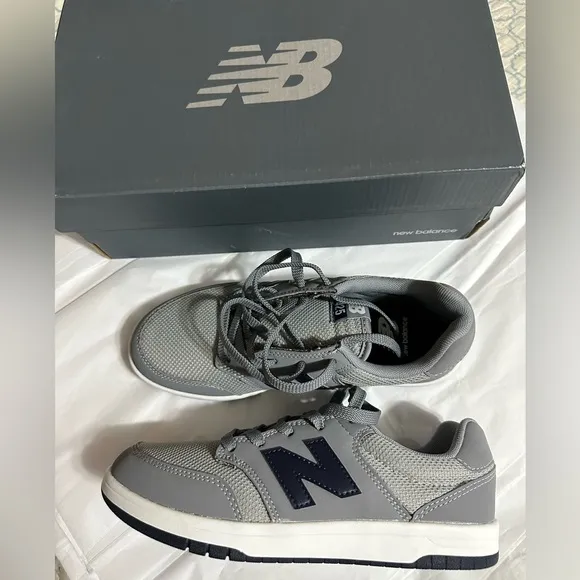 New New Balance YOUTH All Coasts 425 V1 Sneakers.Fit 4.5 Youth or 6.5/7 Women 👟