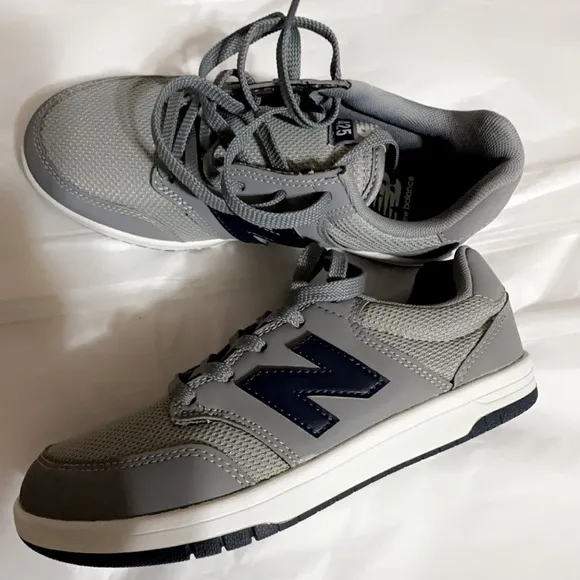New New Balance YOUTH All Coasts 425 V1 Sneakers.Fit 4.5 Youth or 6.5/7 Women 👟