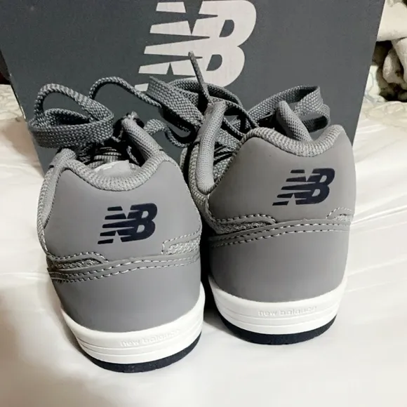 New New Balance YOUTH All Coasts 425 V1 Sneakers.Fit 4.5 Youth or 6.5/7 Women 👟