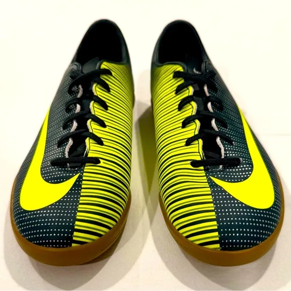 New Nike Kids Indoor Soccer Shoes Boys 4 MercurialX Victory VI CR7 Seaweed Volt