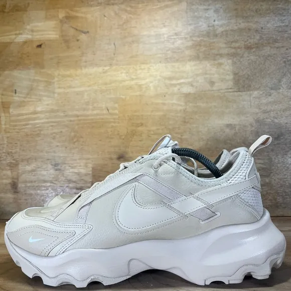 NEW Nike TC 7900 LEATHER Womens Size 11.5 Running Shoes Sneakers Sanddrift