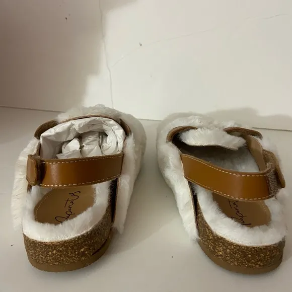 NEW Papanatas groseto white faux fur slip on mules 35