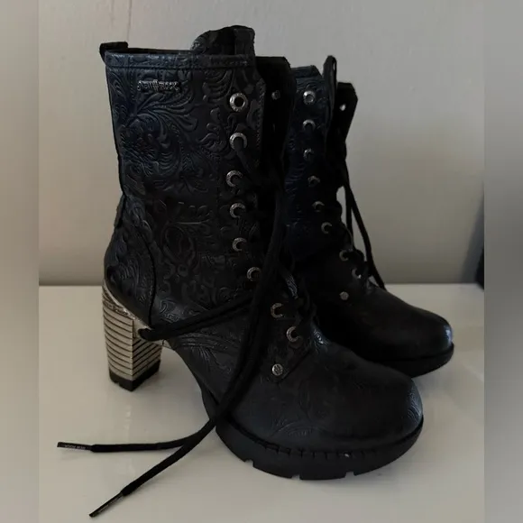 NEW ROCK Leather boots,size 40 , pre-owned