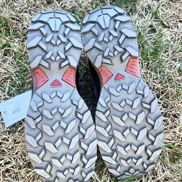 NEW Salomon Ultra 360 Mid Boots size 11.5 Mens Waterproof  Grey