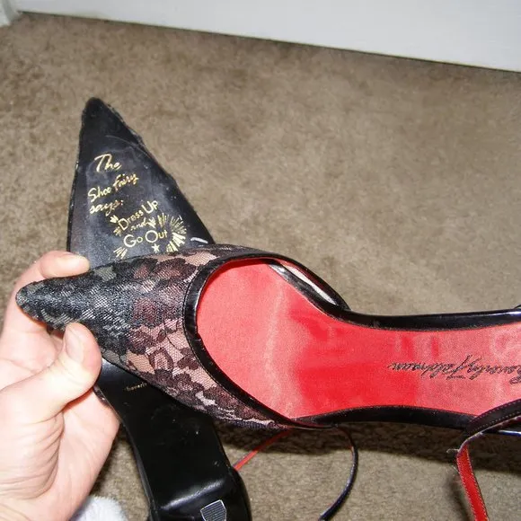 NEW size 8.5 Beverly Feldman Lace Pointy toe heels
