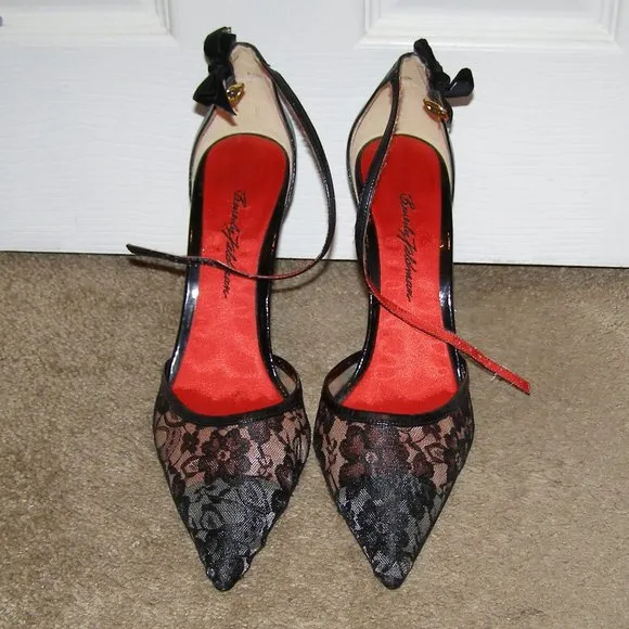 NEW size 8.5 Beverly Feldman Lace Pointy toe heels