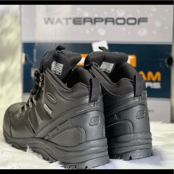 New SKECHERS Relaxed Fit Resment Traven boots