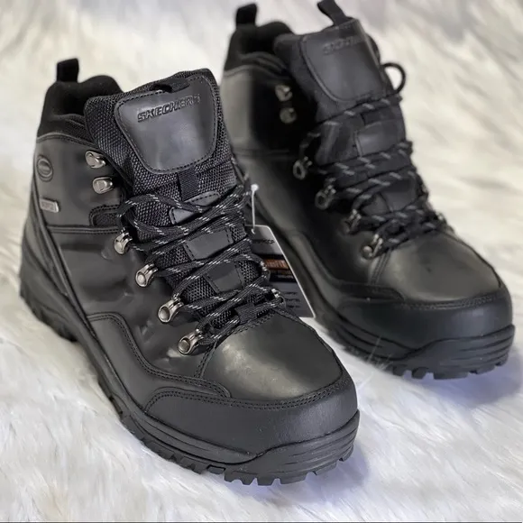 New SKECHERS Relaxed Fit Resment Traven boots