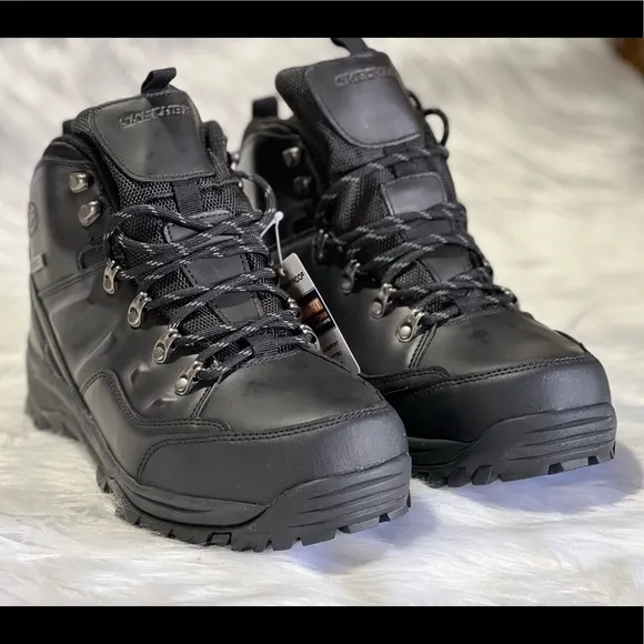 New SKECHERS Relaxed Fit Resment Traven boots