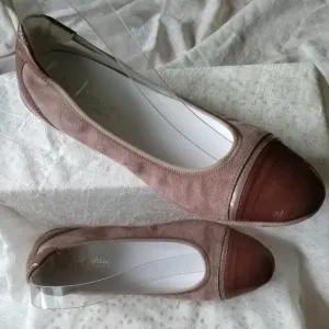 New Sz 9.5 women Sz 9.5 luxury class act sophisticated flat shoes