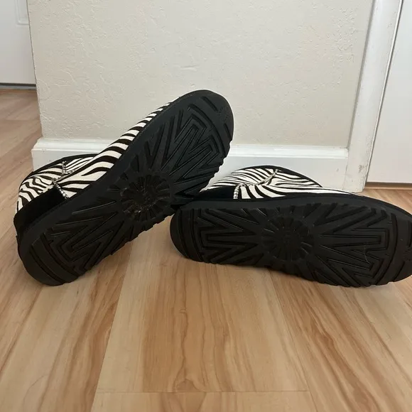 NEW UGG Exotic Zebra Stripe Ankle Boots Sz 11 NWT