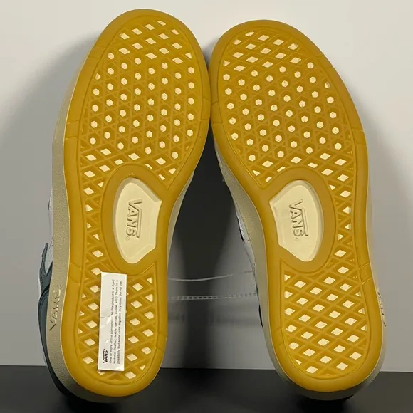 New Vans Men's Lowland Sneakers size 7.5