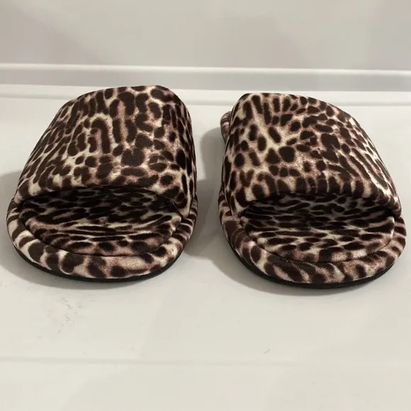 New Veronica Beard Gillian animal print slide slippers size 5