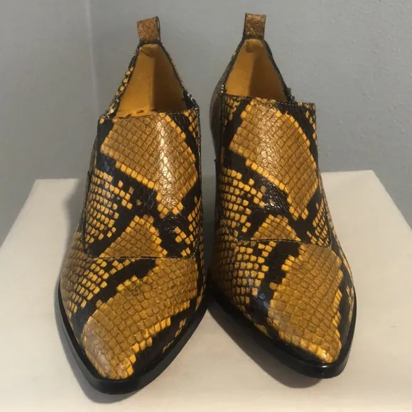 New Vince Camuto Yellow Leather Jetera Western Snake Print Ankle Boots Size 7