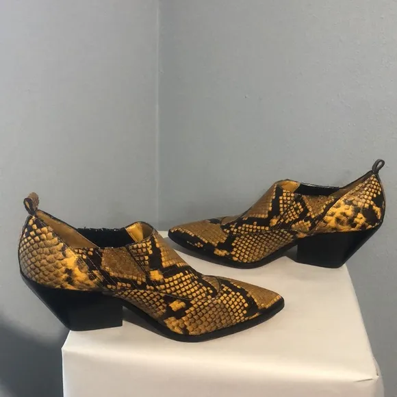 New Vince Camuto Yellow Leather Jetera Western Snake Print Ankle Boots Size 7