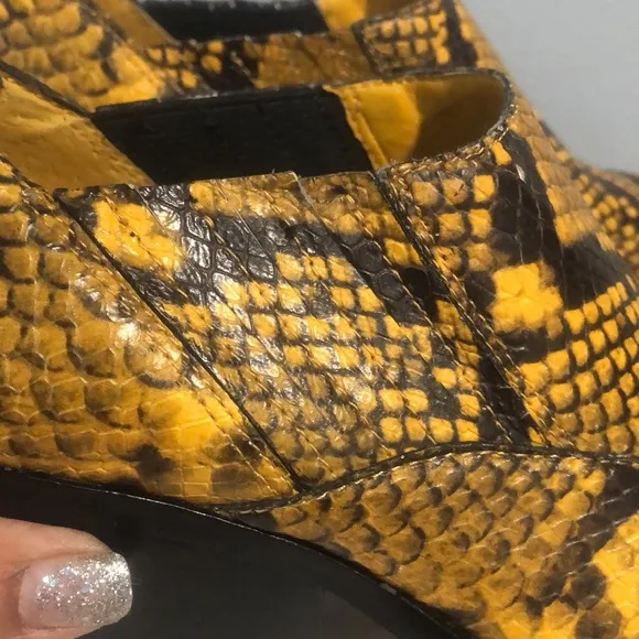 New Vince Camuto Yellow Leather Jetera Western Snake Print Ankle Boots Size 7