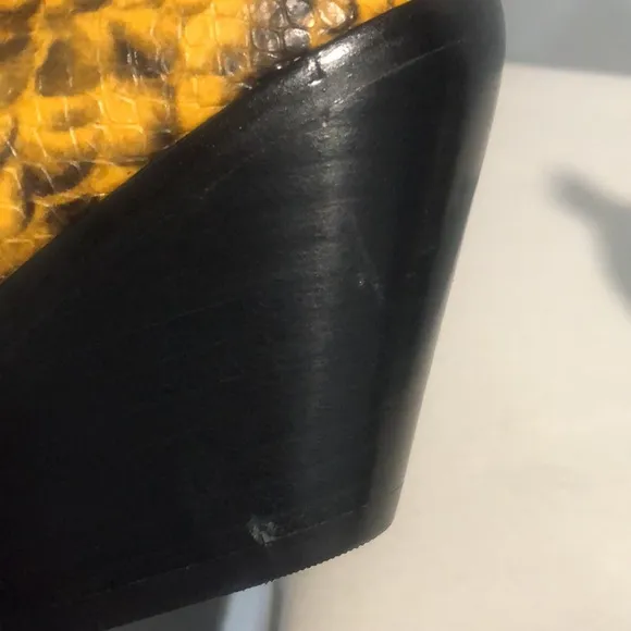 New Vince Camuto Yellow Leather Jetera Western Snake Print Ankle Boots Size 7