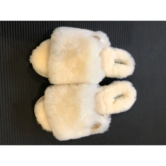 NEW Women's Fireside by Dearfoam Cairns sheepskin slide size 8