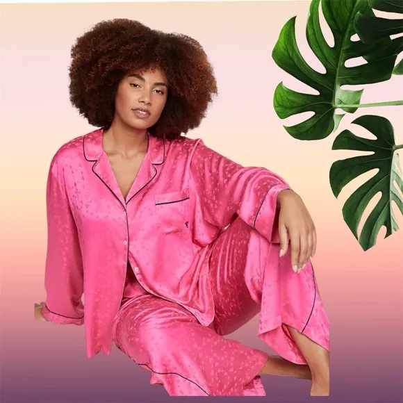 NEW XL (TALL) VICTORIA'S SECRET Hearts Hollywood Pink Satin Pajama and slipper