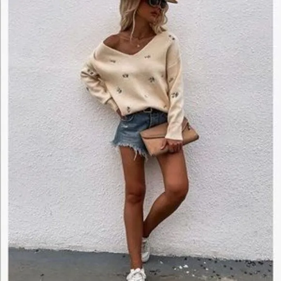 NEW Green V Neck Embroidered Ribbed Knit Pullover Sweater