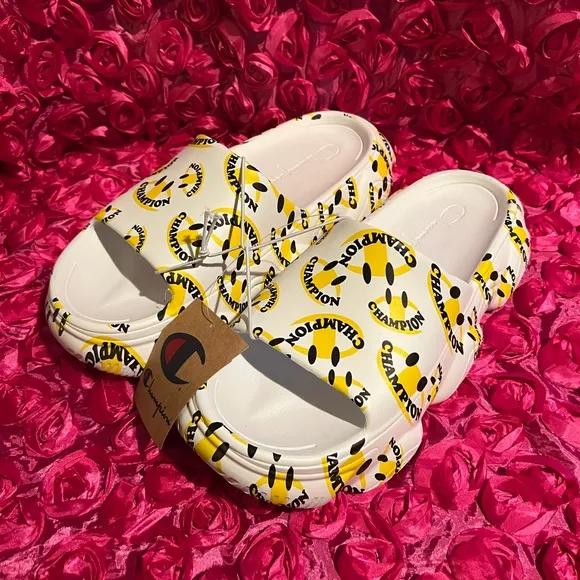 NIB Champion Meloso Squish Smile White Yellow Men’s Slide Slippers Sandals
