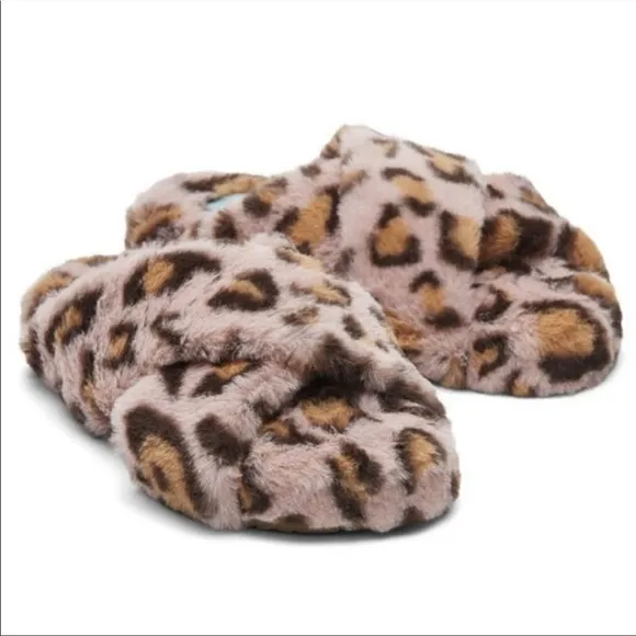 NIB! TOMS Size 7 Spanish villa cheetah faux fur slippers