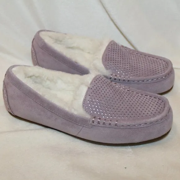 NIB UGG BY KOOLABURRA‎ PERF SUEDE FUR LINED SLIPPERS LILAC PURPLE
