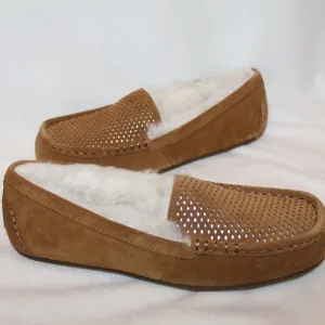 NIB UGG KOOLABURRA LEZLY PERF SUEDE‎ FUR LINED SLIPPERS CHESTNUT