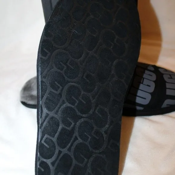 NIB UGG MEN'S LOGO BLACK GRAY SLIP ON‎ SCUFF SLIPPERS