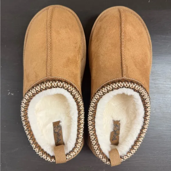 NIB, Very G, Faux Fur Lined Slippers, Tan, Style Name; Charlie