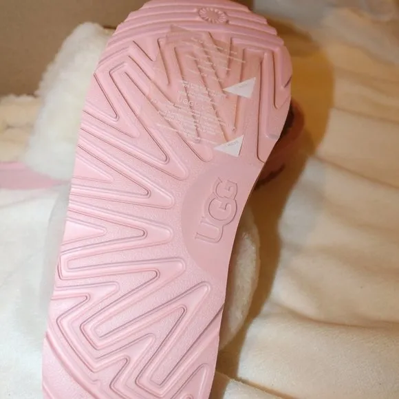 NIB YOUTH 5‎ 6 WOMENS 7 8 COZY GLITTER PINK SHEARLING LINED SLIPPERS