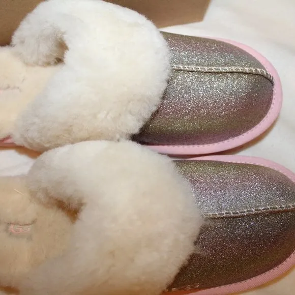NIB YOUTH 5‎ 6 WOMENS 7 8 COZY GLITTER PINK SHEARLING LINED SLIPPERS
