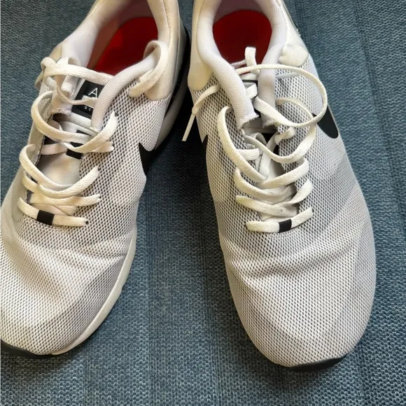 Nike Air Black and White Low-Top Sneakers with Cushioned Midsole