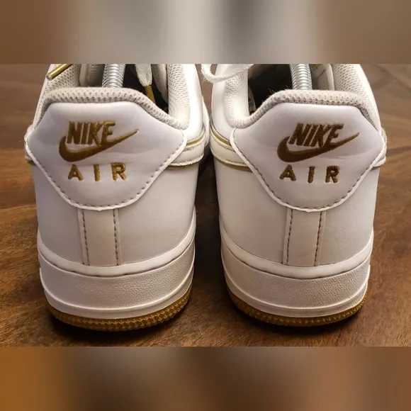 Nike Air Force 1 Low Mens Size 10 White Gold Trim Classic Sneakers