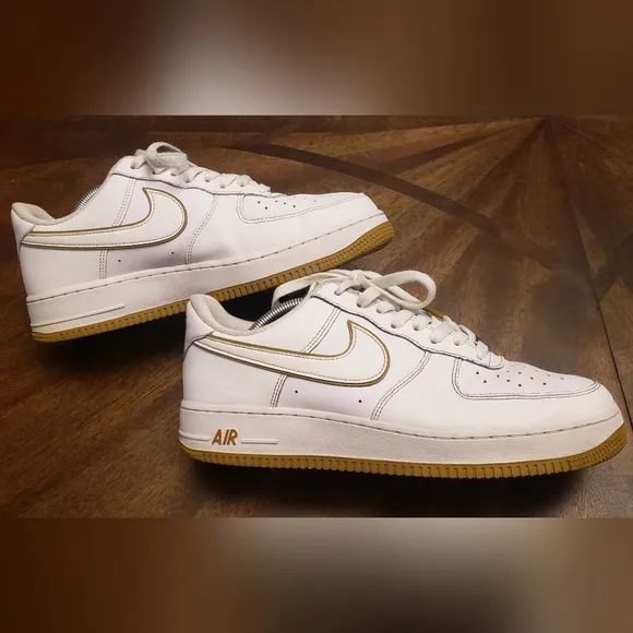 Nike Air Force 1 Low Mens Size 10 White Gold Trim Classic Sneakers