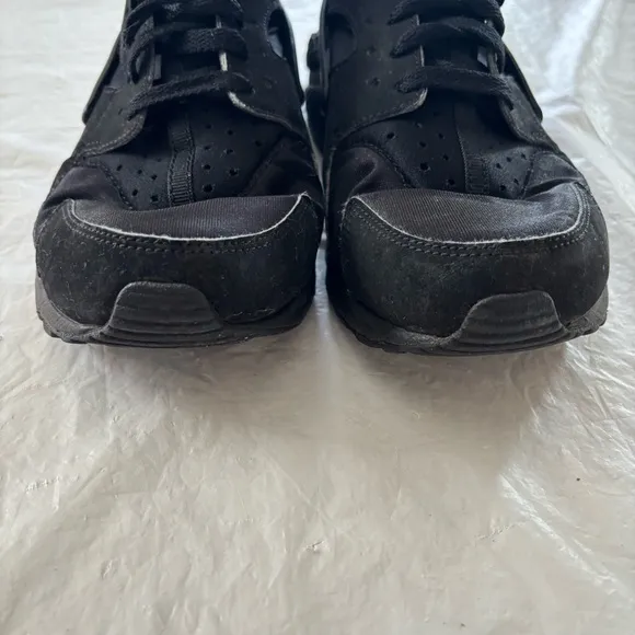 Nike Air Huaraches triple Black sneakers Shoes SZ 8.5 Worn 1X