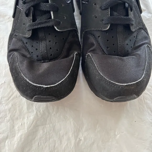 Nike Air Huaraches triple Black sneakers Shoes SZ 8.5 Worn 1X