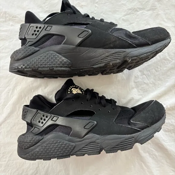 Nike Air Huaraches triple Black sneakers Shoes SZ 8.5 Worn 1X