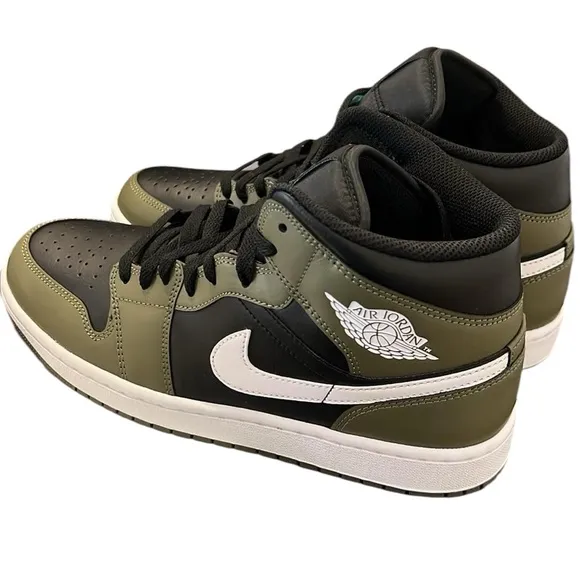 Nike Air Jordan 1 Men's Black and Green Sneakers