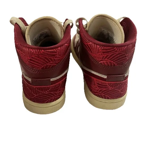 Nike Air Jordan 1 Mid SE Women’s Size 6 University Red Stylish &amp; Iconic Sneakers