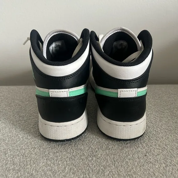 Nike Air Jordan 1 Mid Shoes White Green Glow Black DQ8426-103 Big kids Size 7Y
