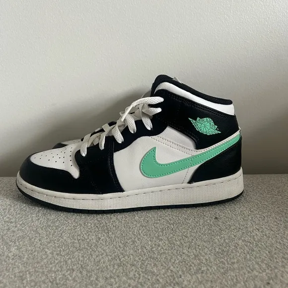 Nike Air Jordan 1 Mid Shoes White Green Glow Black DQ8426-103 Big kids Size 7Y