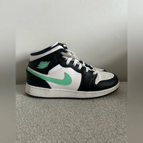Nike Air Jordan 1 Mid Shoes White Green Glow Black DQ8426-103 Big kids Size 7Y