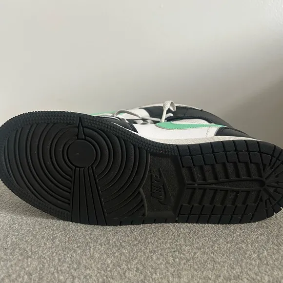 Nike Air Jordan 1 Mid Shoes White Green Glow Black DQ8426-103 Big kids Size 7Y